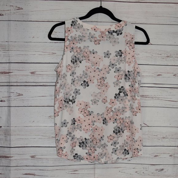 Top - Picture 2 of 4